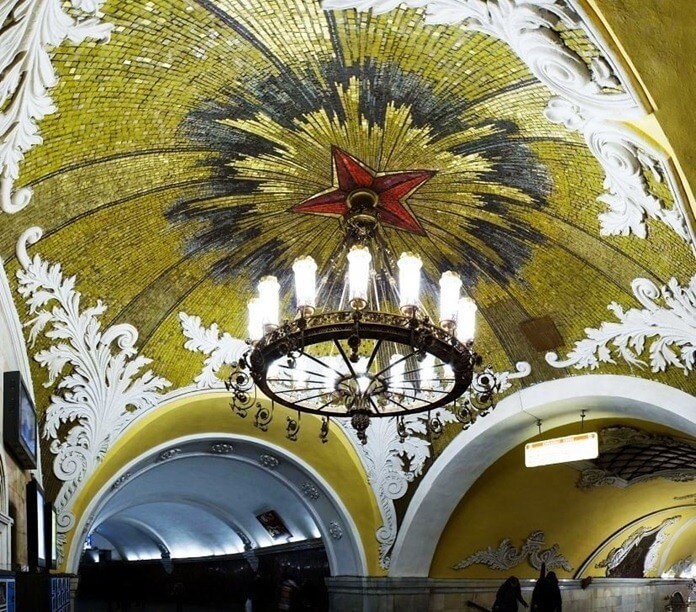 Станция Комсомольская, Москва, Россия Станция Комсомольская, Москва, Россия