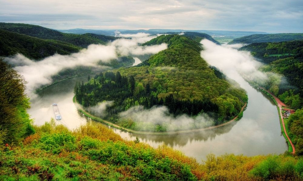 кипящая река