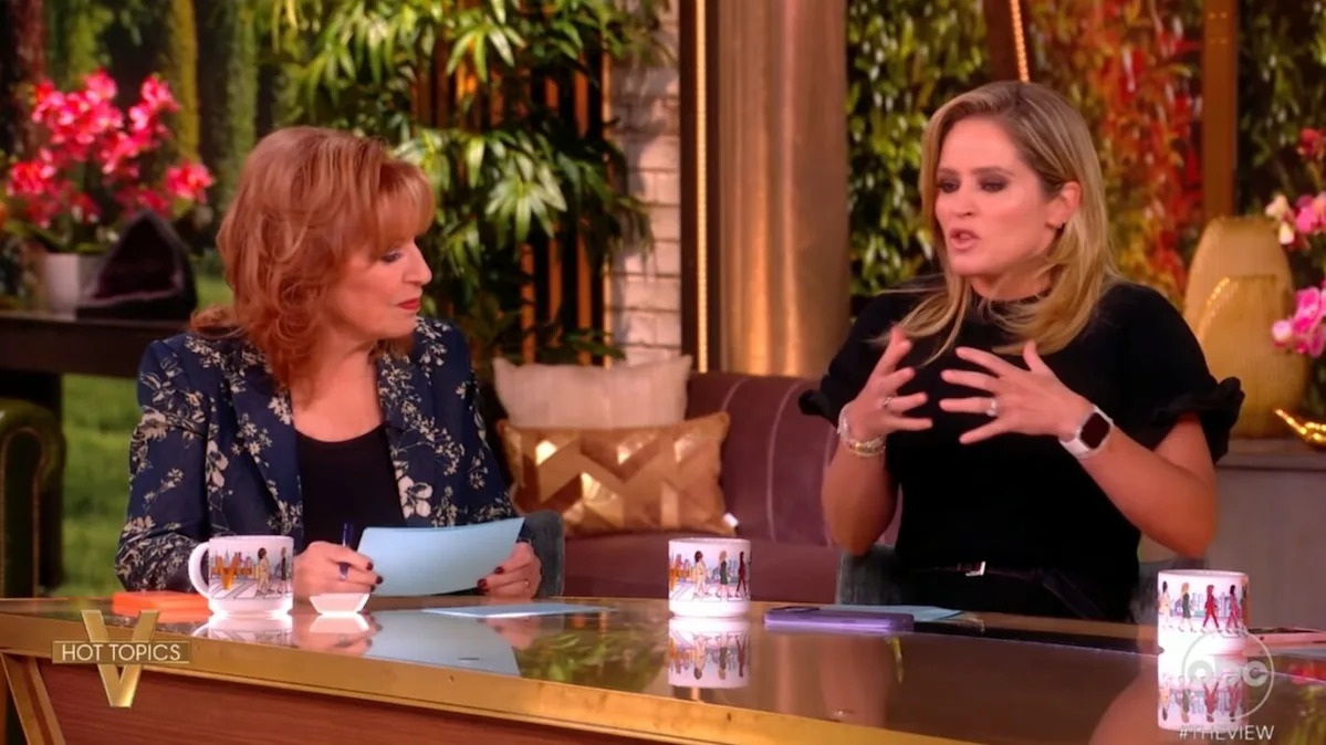 Ведущие шоу «The View» рассказали о том, какие косметические процедуры они делали.
