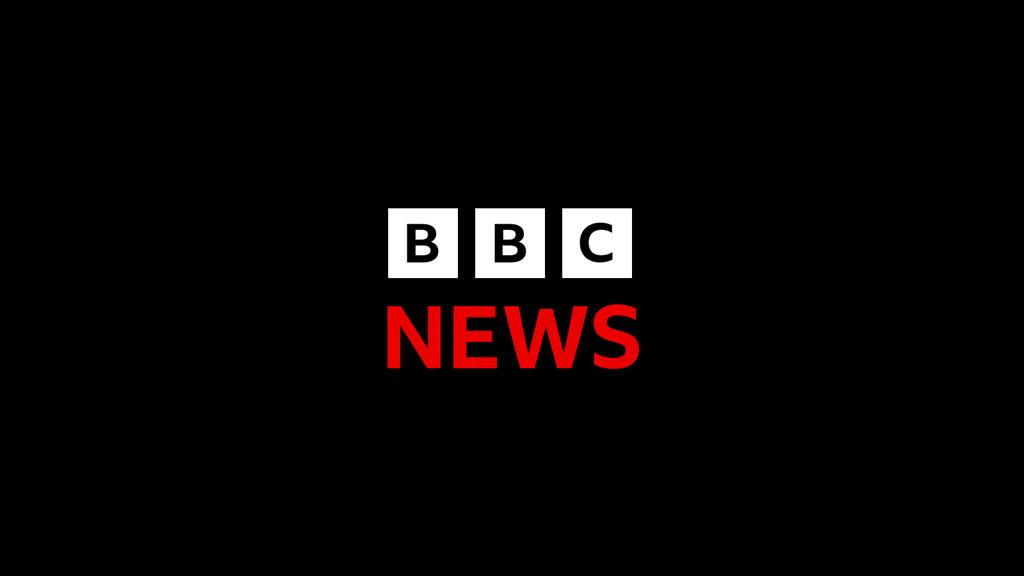 Бывшая актриса сериала «EastEnders» Натали Кэссиди посетила центры для ветеранов.