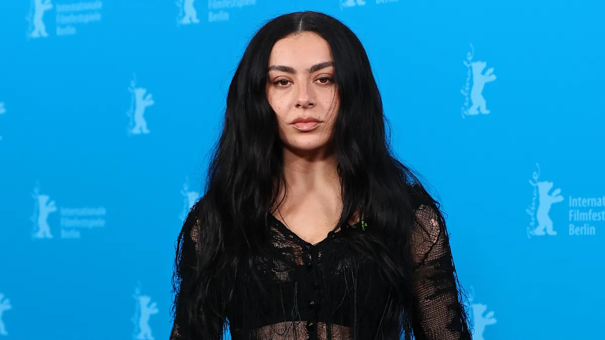 Charli XCX анонсировала свой следующий альбом «Музыка, мода, кино».