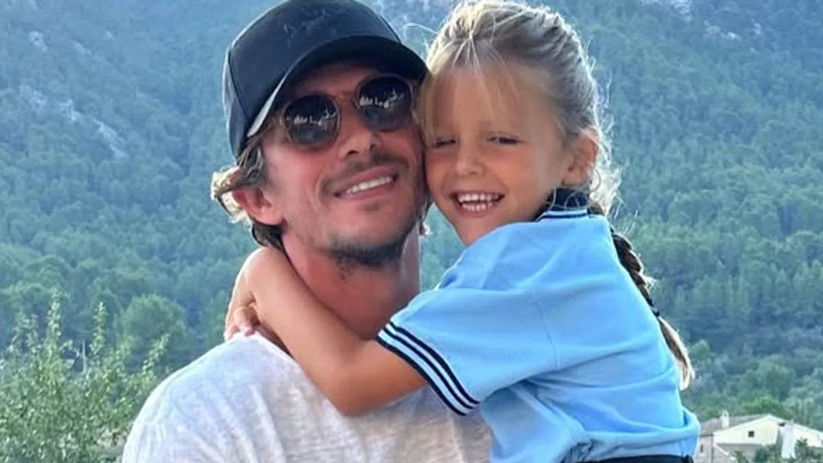 Дочь звезды реалити-шоу TOWIE Джейка Холла, Ривер, 8 лет, впервые сфотографирована после его трагической гибели.