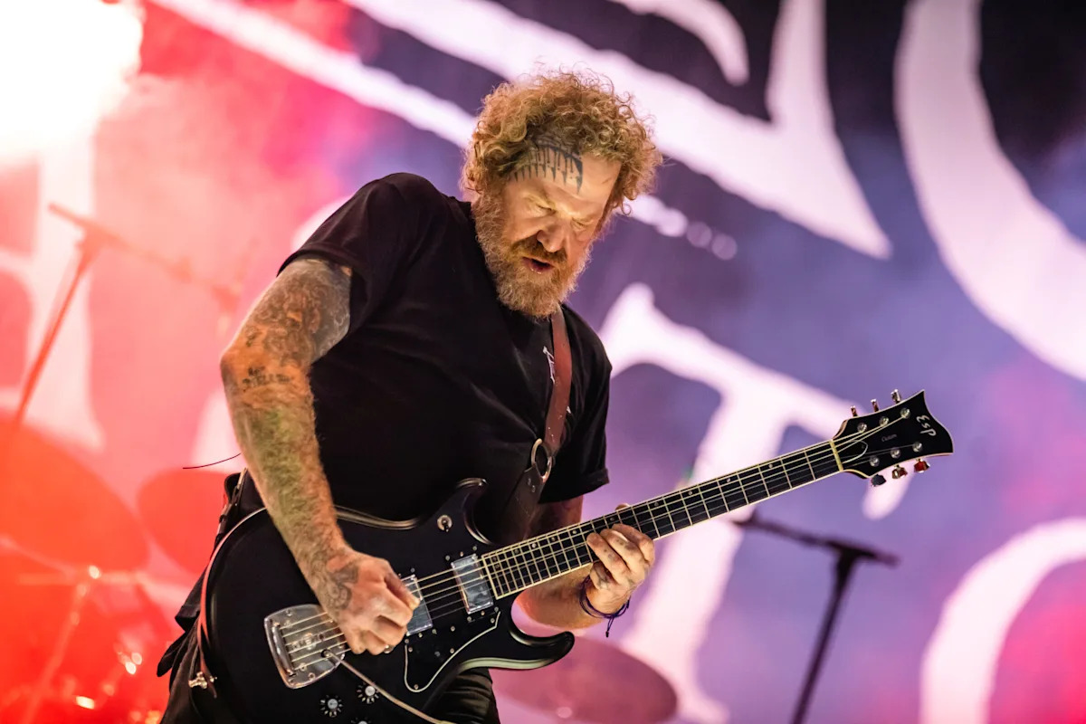 Группа Mastodon отдала дань уважения Бренту Хиндсу, выпустив песню «Your Ghost Again».