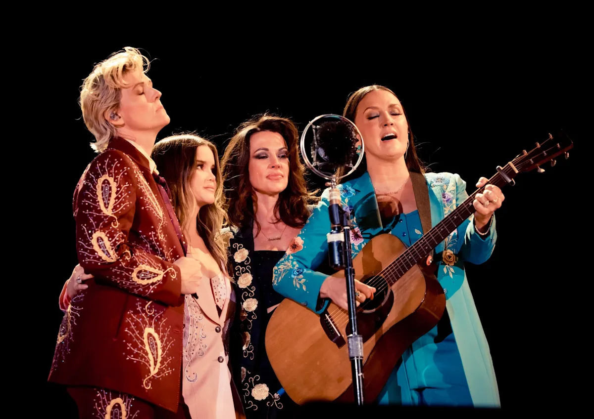 Группа The Highwomen о том, как они изменили кантри-музыку: «Все стали немного геями».