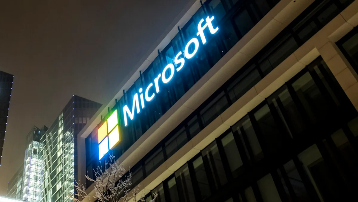 Microsoft настаивает, что ее центры обработки данных в районе Великих озер стоимостью 20 миллиардов долларов даже близко не приблизятся к пороговому значению потребления воды.