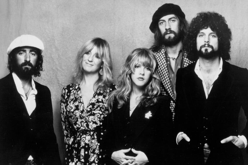 Песня Fleetwood Mac «Rumours» наконец-то попала в топ-20 британских чартов.