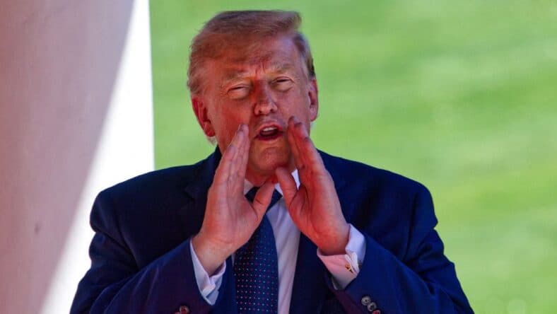 Ведущий MS Now назвал Трампа «идиотом» из-за заявления о победе в войне с Ираном.