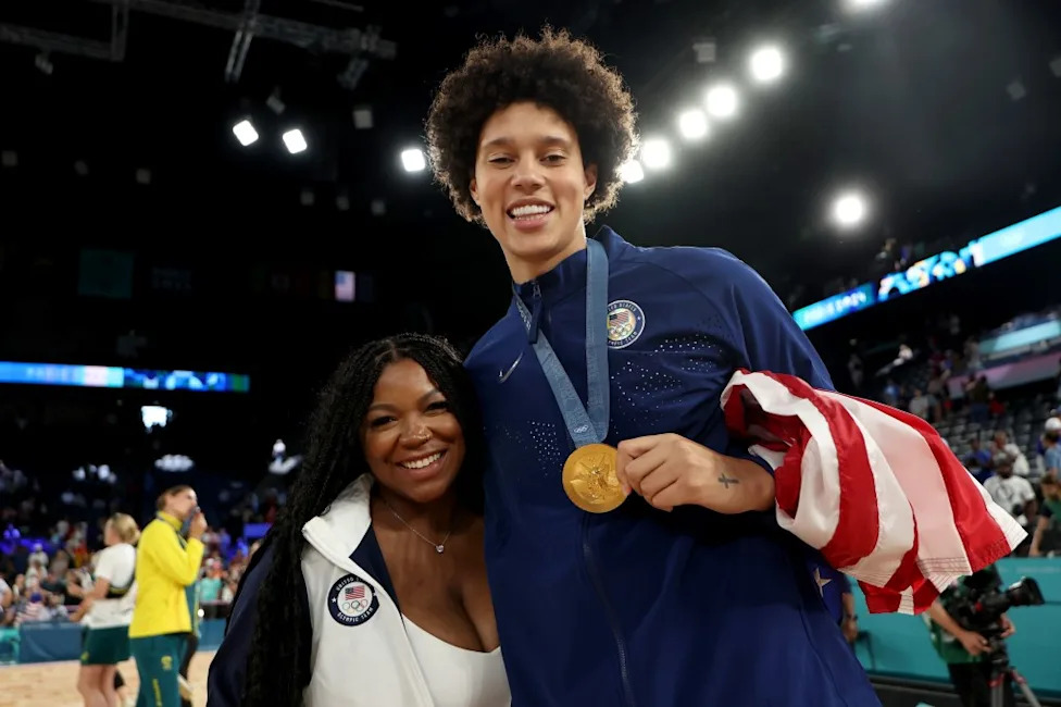 Звезда WNBA Бриттни Гринер подала на развод со своей женой Шерель.