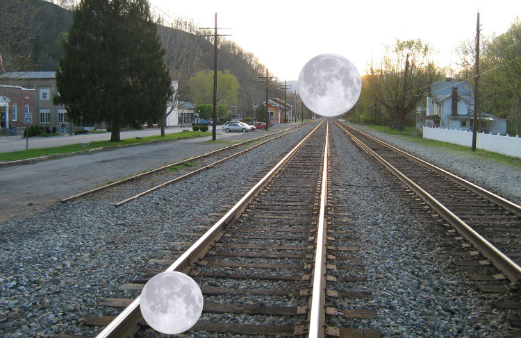 Moon's Apparent Sizes