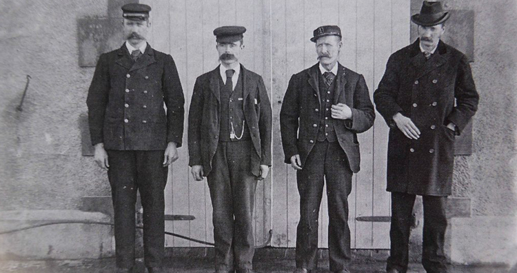 Наглядчыкі маяка Keepers of the lighthouse